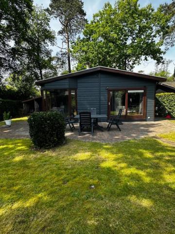 Dubbele Chalet Op Recreatiepark Topparken Op De Veluwe In Beekbergen Met Grote Vrije Tuin En Eigen Parkeerplaats Ngoại thất bức ảnh