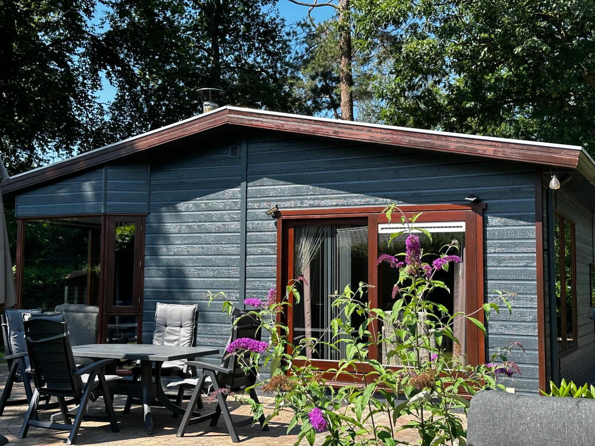 Dubbele Chalet Op Recreatiepark Topparken Op De Veluwe In Beekbergen Met Grote Vrije Tuin En Eigen Parkeerplaats Ngoại thất bức ảnh